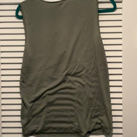 Alya embroidered Sleeveless green Top, size Medium . Like new! - Picture 4 of 4